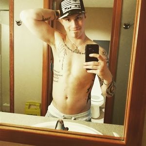 Meet your Posher, Logan